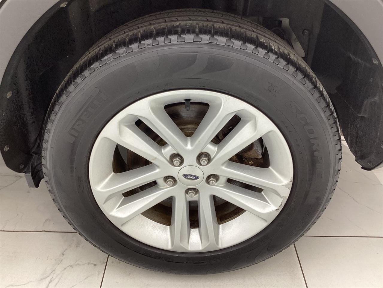 Ford Explorer 4WD 4dr XLT 2013