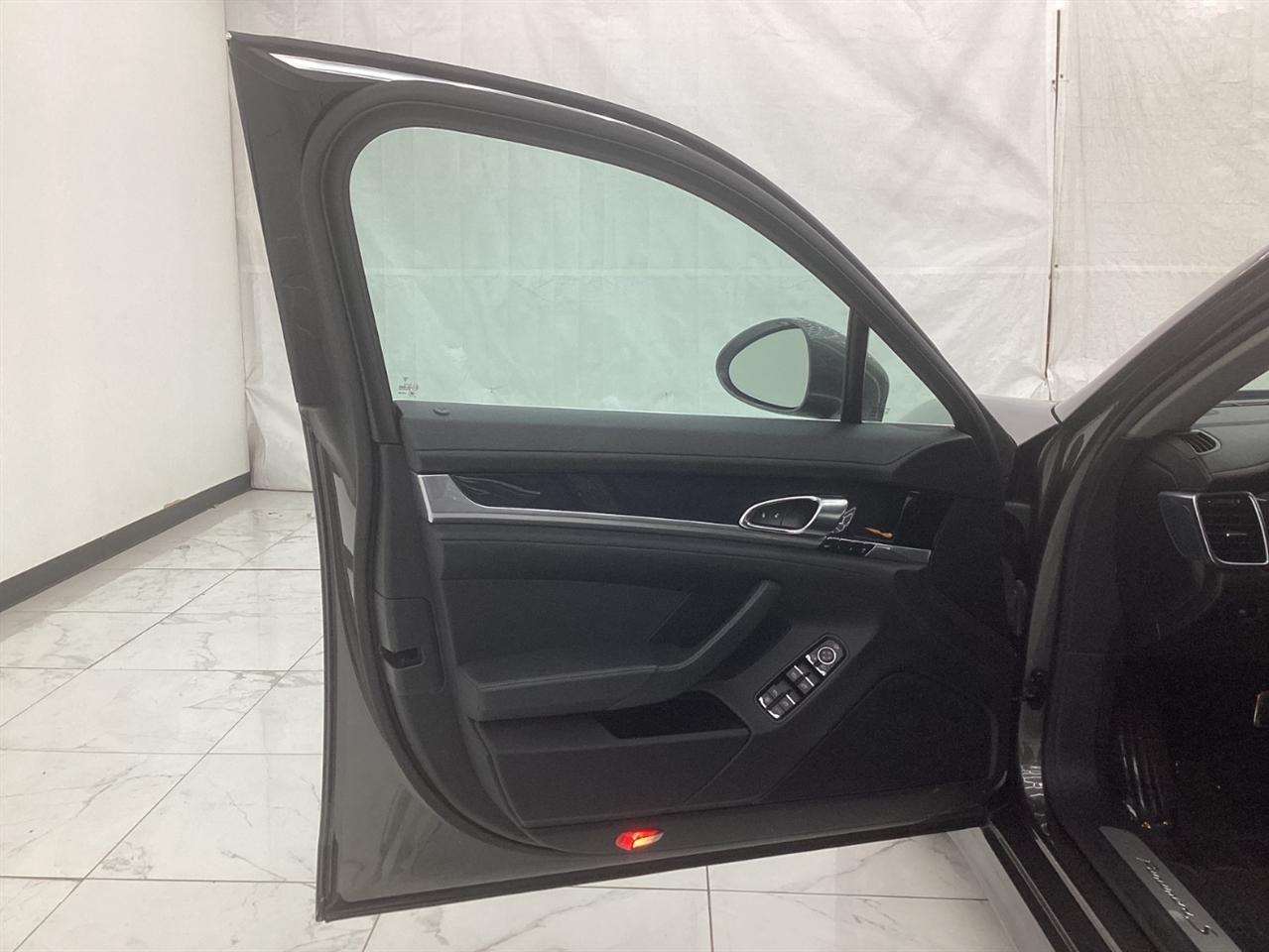 Porsche Panamera 4dr HB 4S 2013