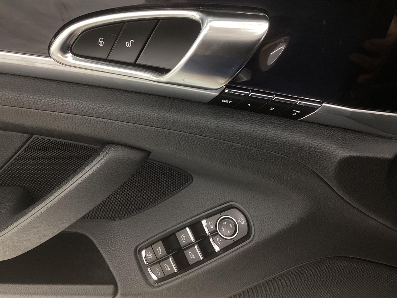Porsche Panamera 4dr HB 4S 2013