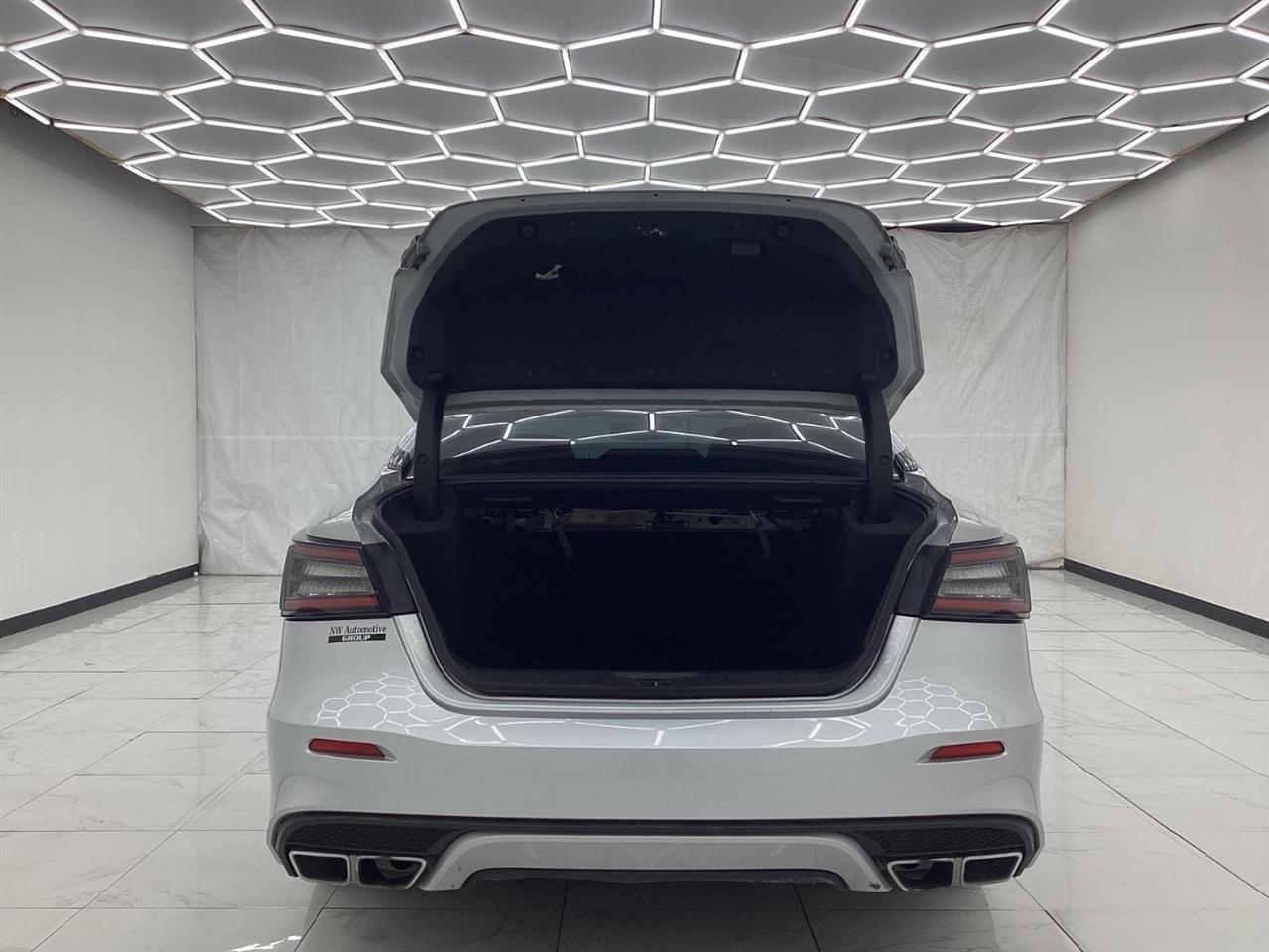 Nissan Maxima SV 3.5L 2019