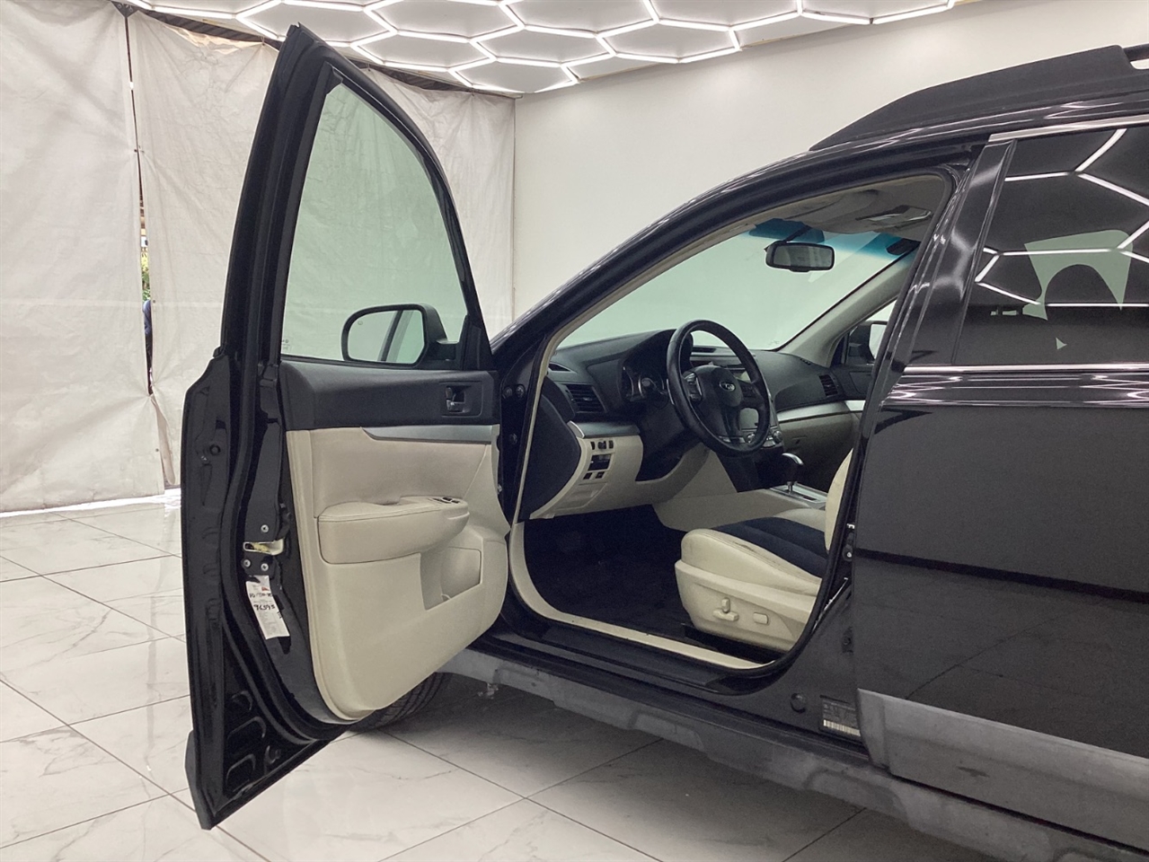 Subaru Outback 4dr Wgn H4 Auto 2.5i Premium 2013