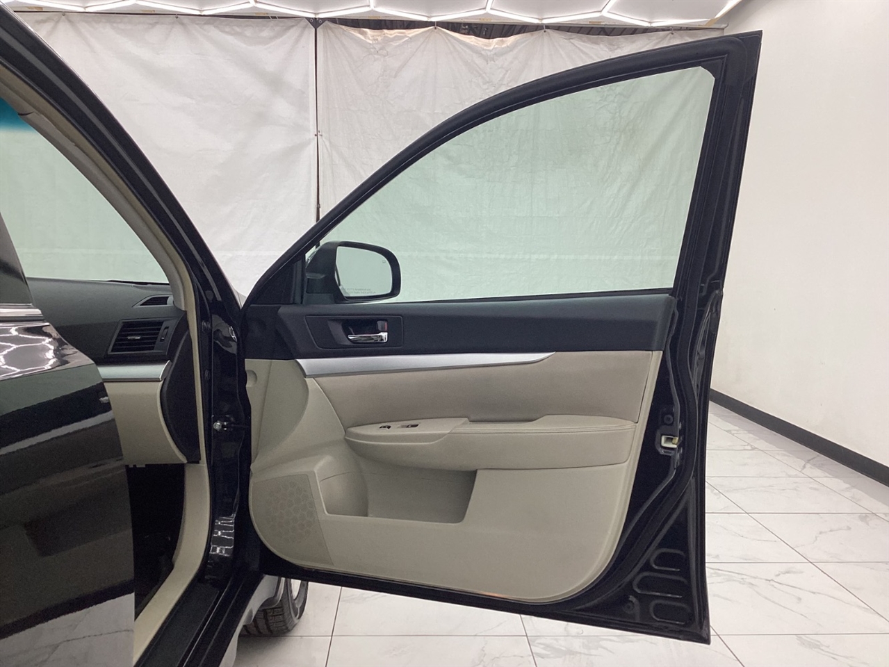 Subaru Outback 4dr Wgn H4 Auto 2.5i Premium 2013