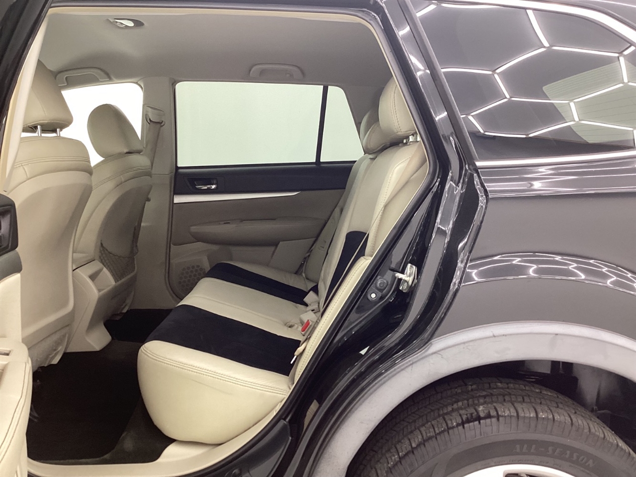 Subaru Outback 4dr Wgn H4 Auto 2.5i Premium 2013