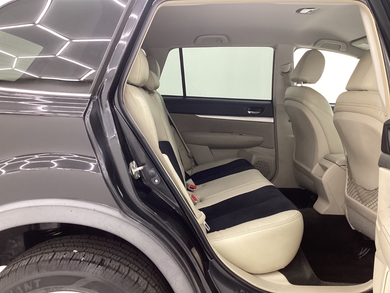 Subaru Outback 4dr Wgn H4 Auto 2.5i Premium 2013