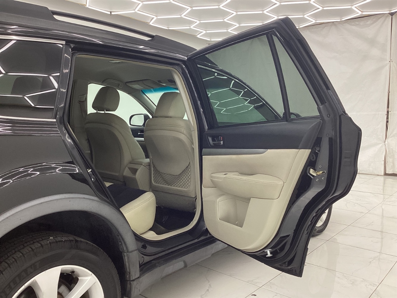 Subaru Outback 4dr Wgn H4 Auto 2.5i Premium 2013