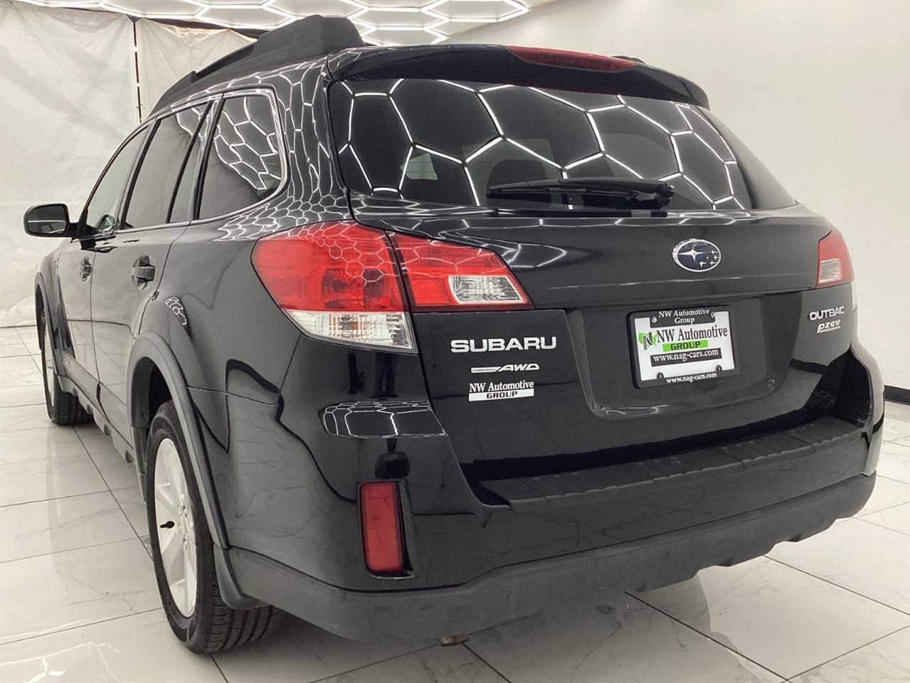 Subaru Outback 4dr Wgn H4 Auto 2.5i Premium 2013