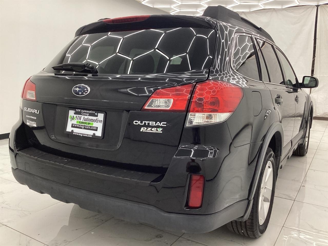 Subaru Outback 4dr Wgn H4 Auto 2.5i Premium 2013