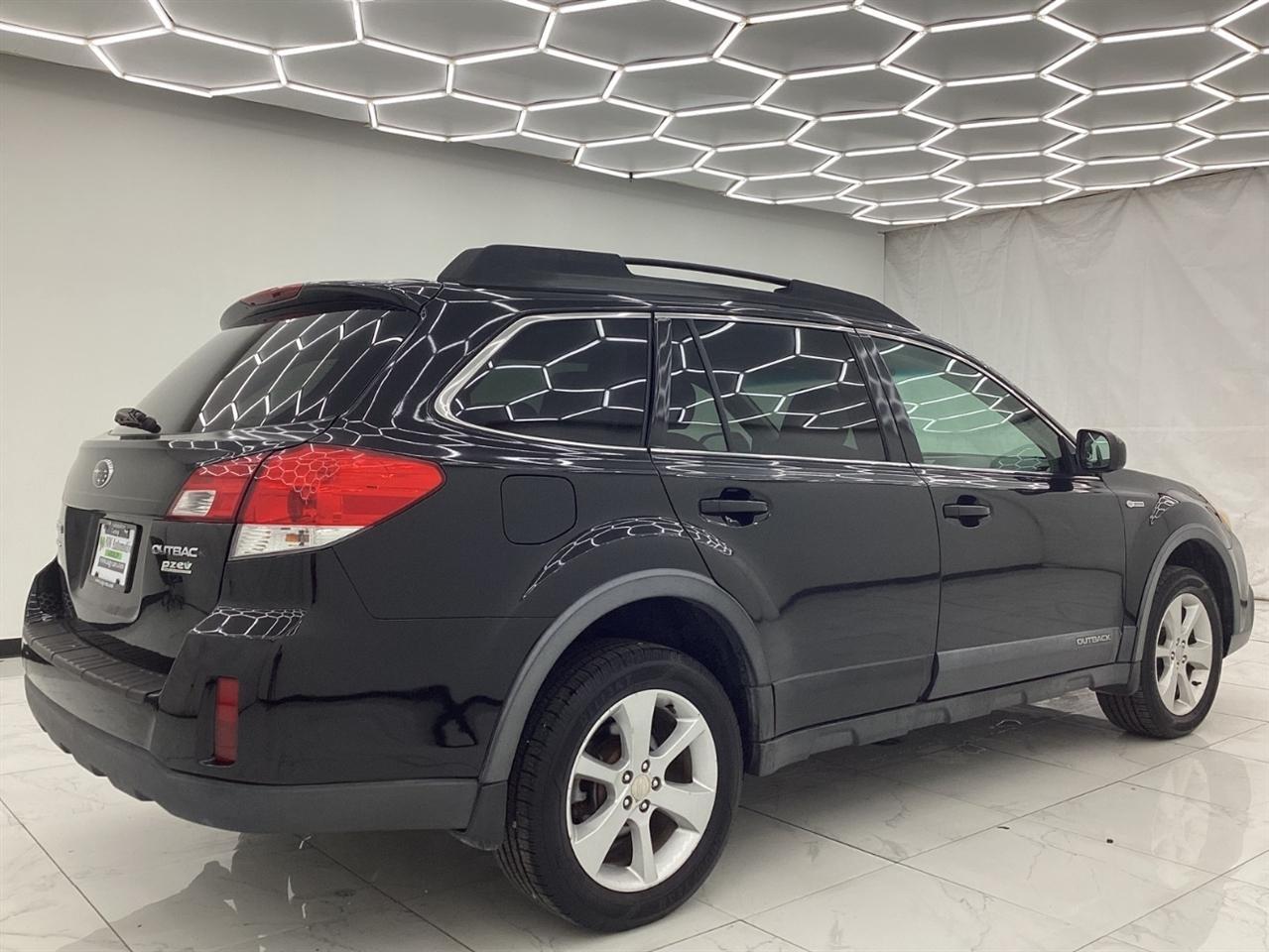 Subaru Outback 4dr Wgn H4 Auto 2.5i Premium 2013