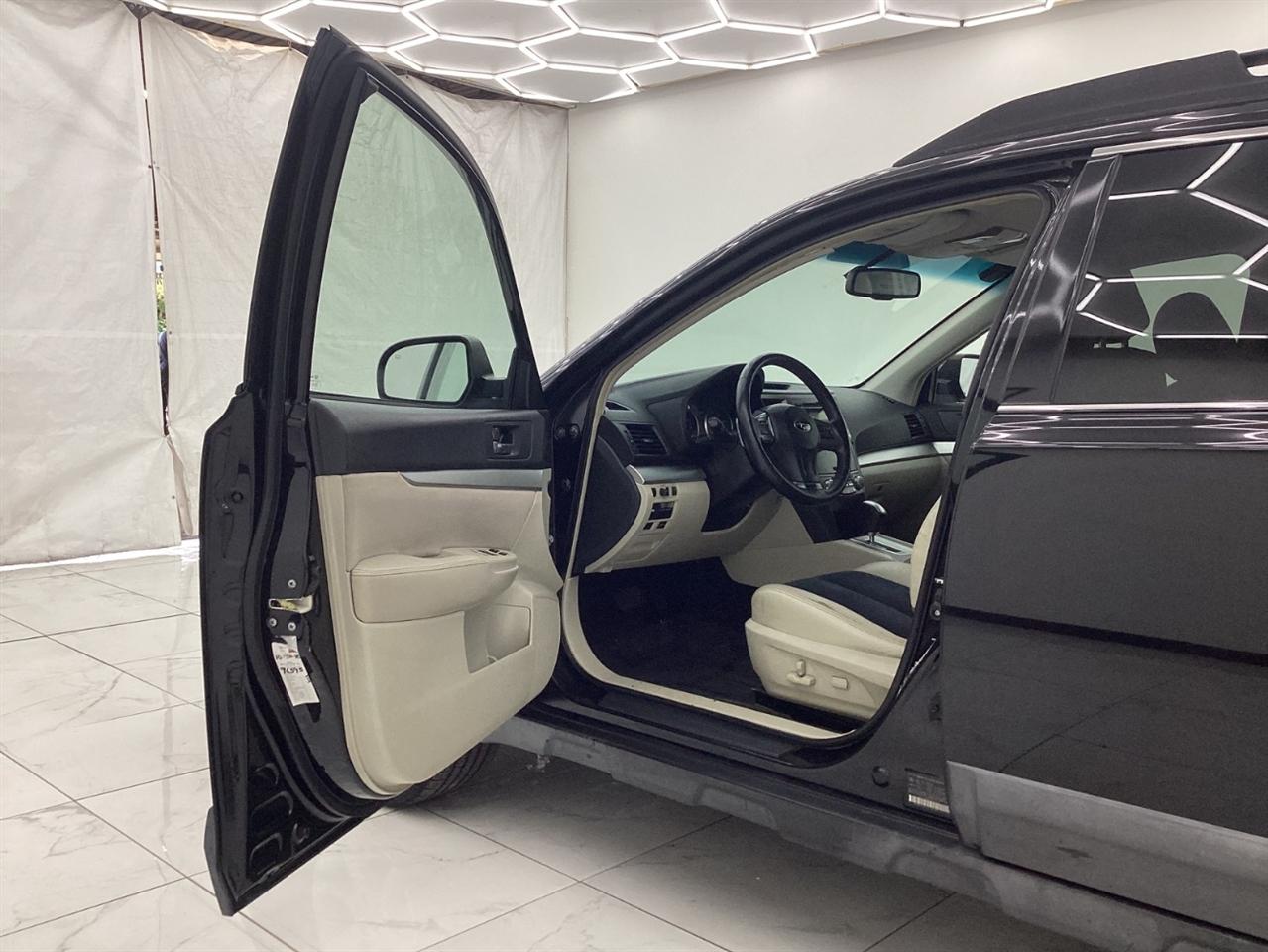 Subaru Outback 4dr Wgn H4 Auto 2.5i Premium 2013