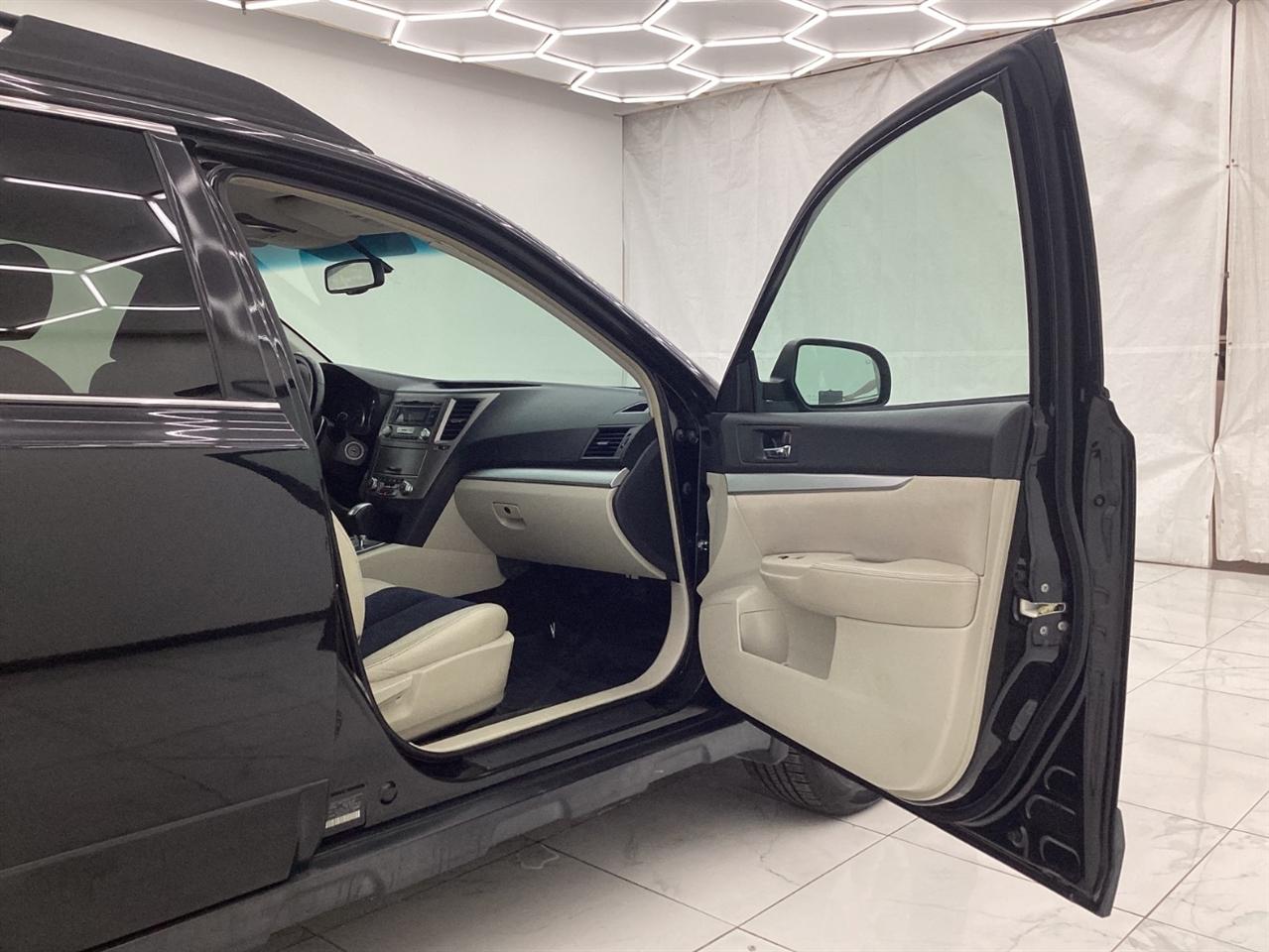 Subaru Outback 4dr Wgn H4 Auto 2.5i Premium 2013