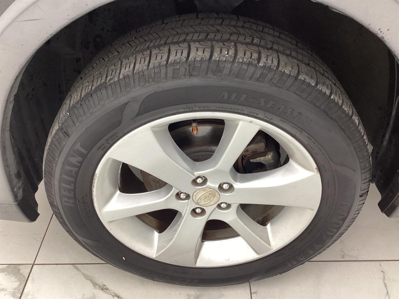 Subaru Outback 4dr Wgn H4 Auto 2.5i Premium 2013