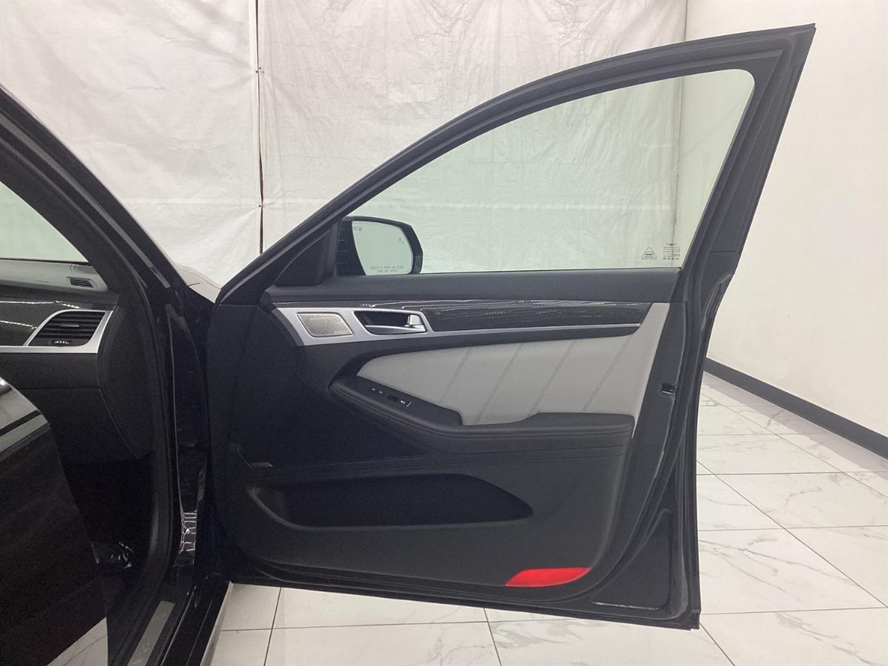 Genesis G80 3.3T Sport RWD 2018