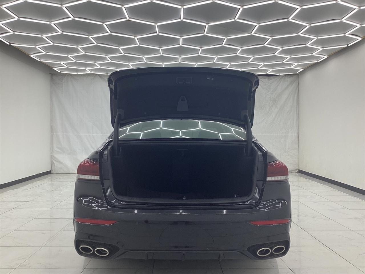 Genesis G80 3.3T Sport RWD 2018