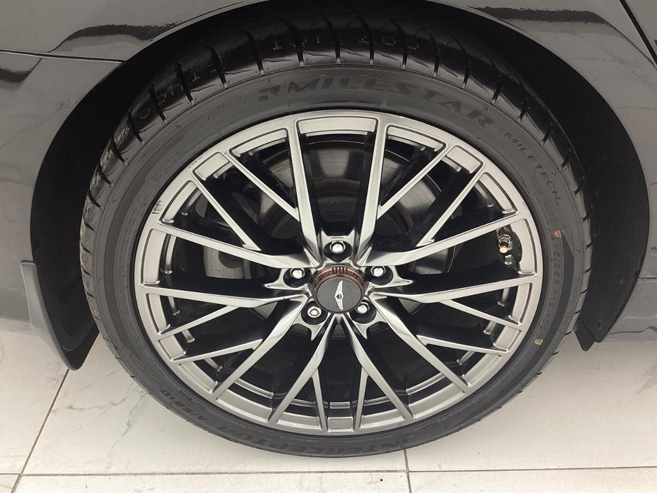 Genesis G80 3.3T Sport RWD 2018