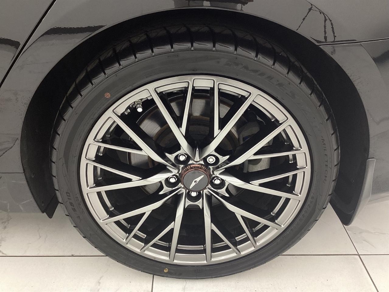 Genesis G80 3.3T Sport RWD 2018