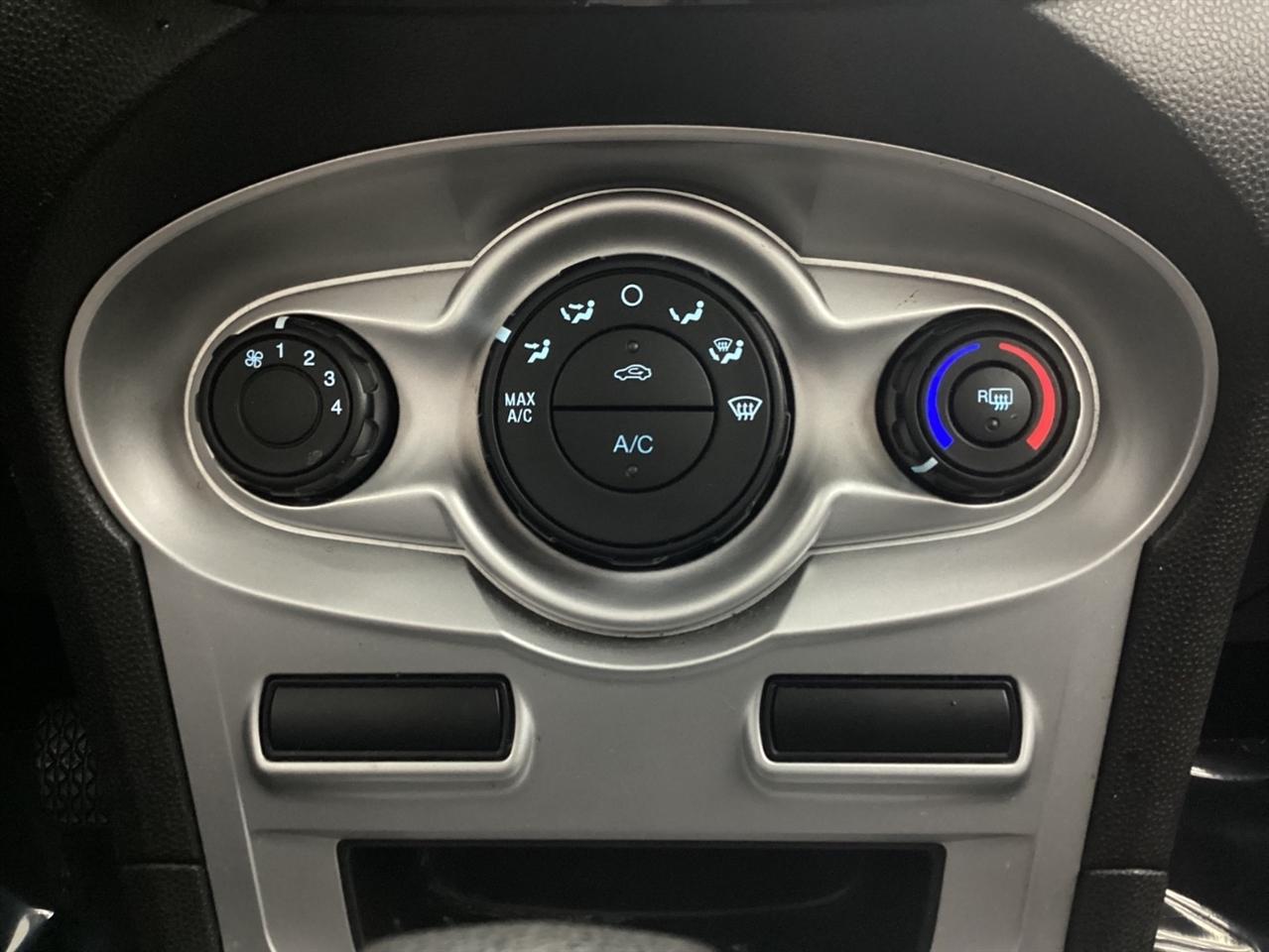 Ford Fiesta SE Sedan 2019
