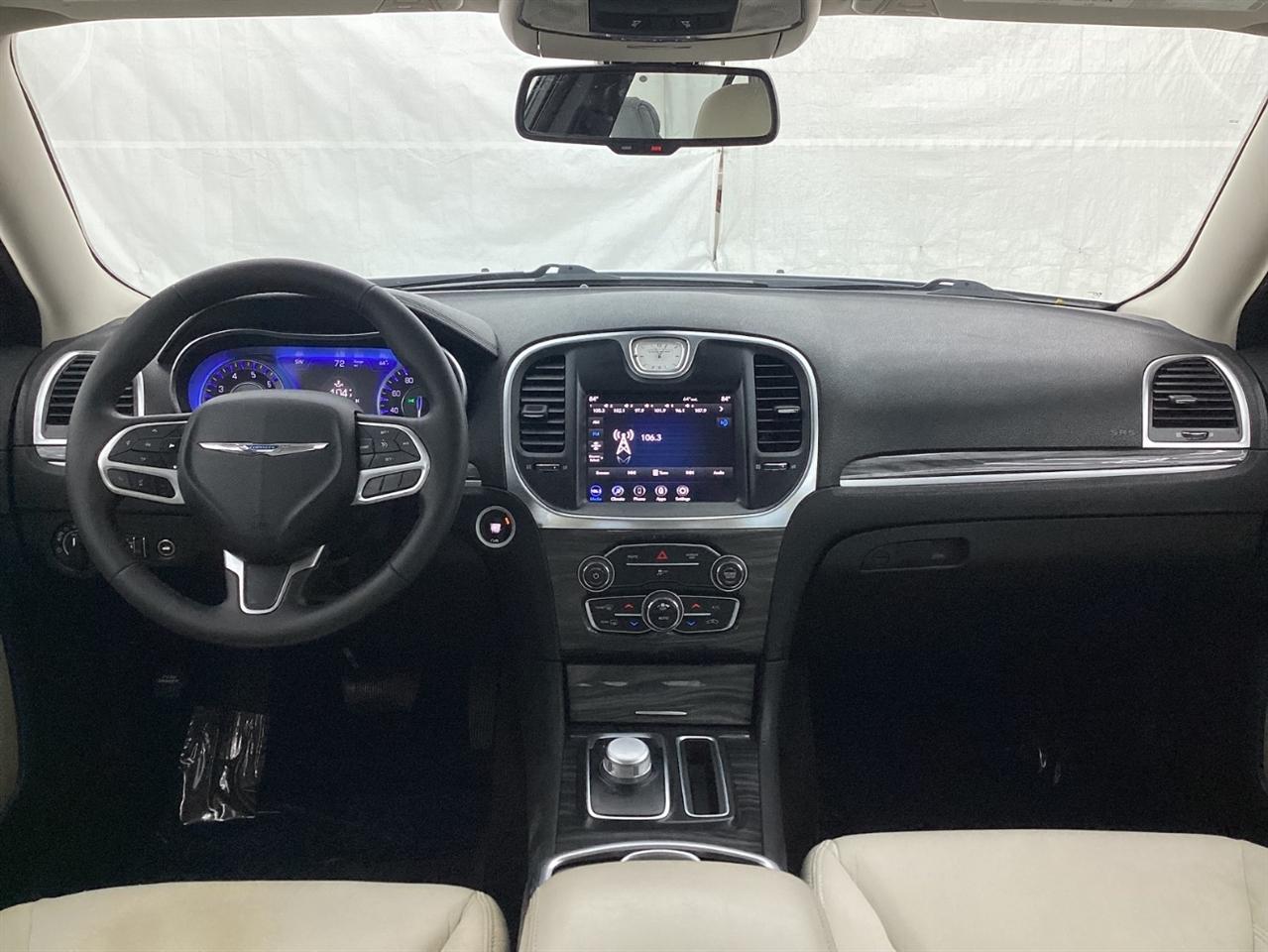 Chrysler 300 Touring RWD 2021