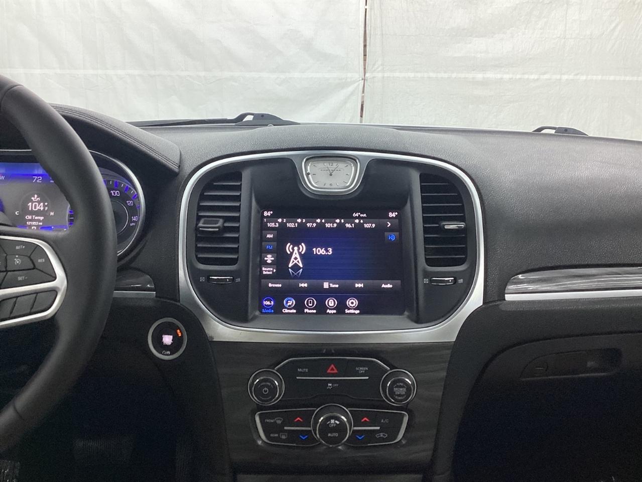Chrysler 300 Touring RWD 2021