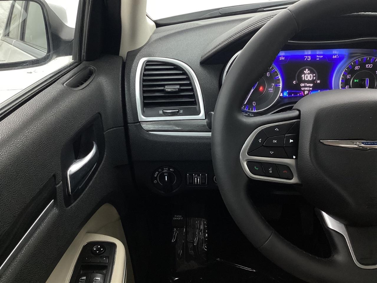 Chrysler 300 Touring RWD 2021