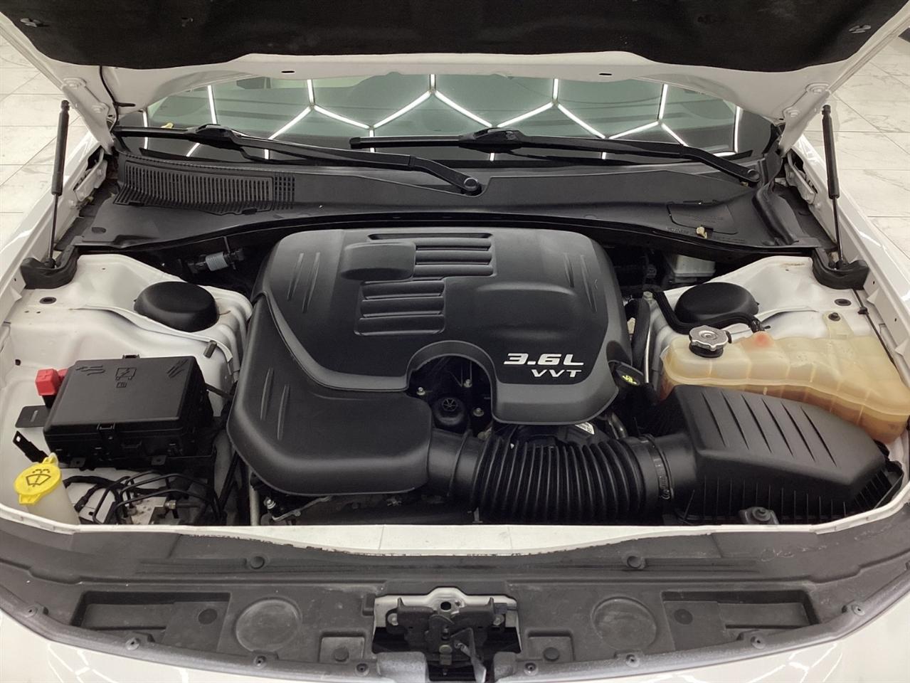 Chrysler 300 Touring RWD 2021
