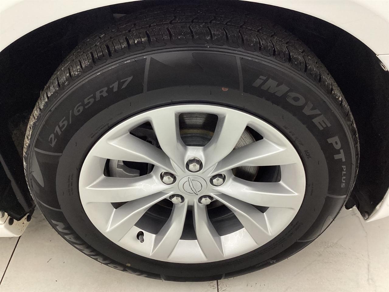 Chrysler 300 Touring RWD 2021
