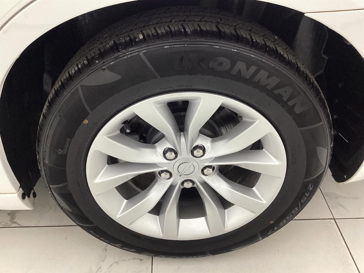Chrysler 300 Touring RWD 2021