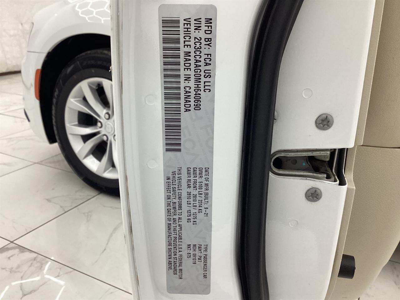 Chrysler 300 Touring RWD 2021