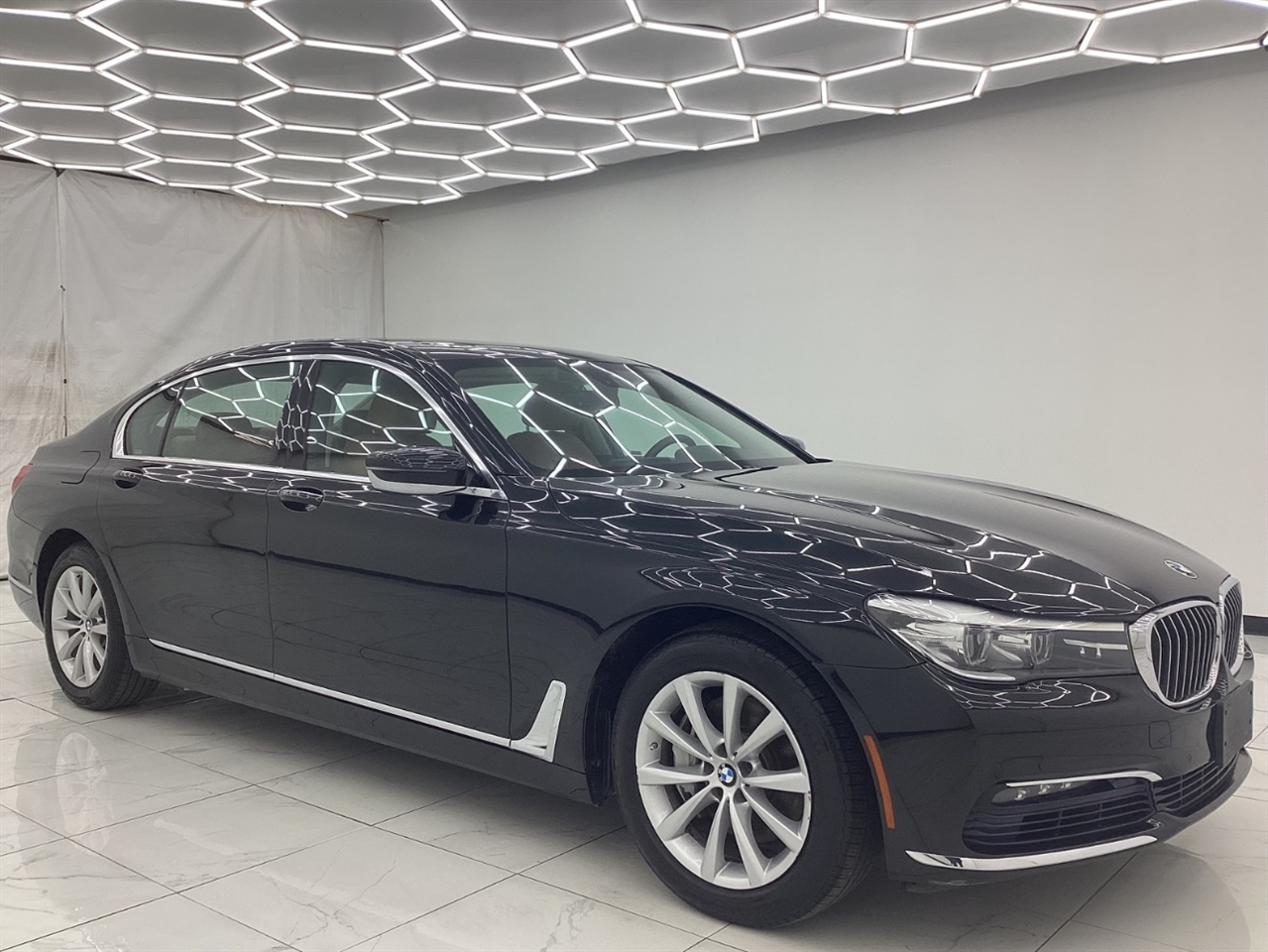 BMW 7 Series 740i xDrive Sedan 2017