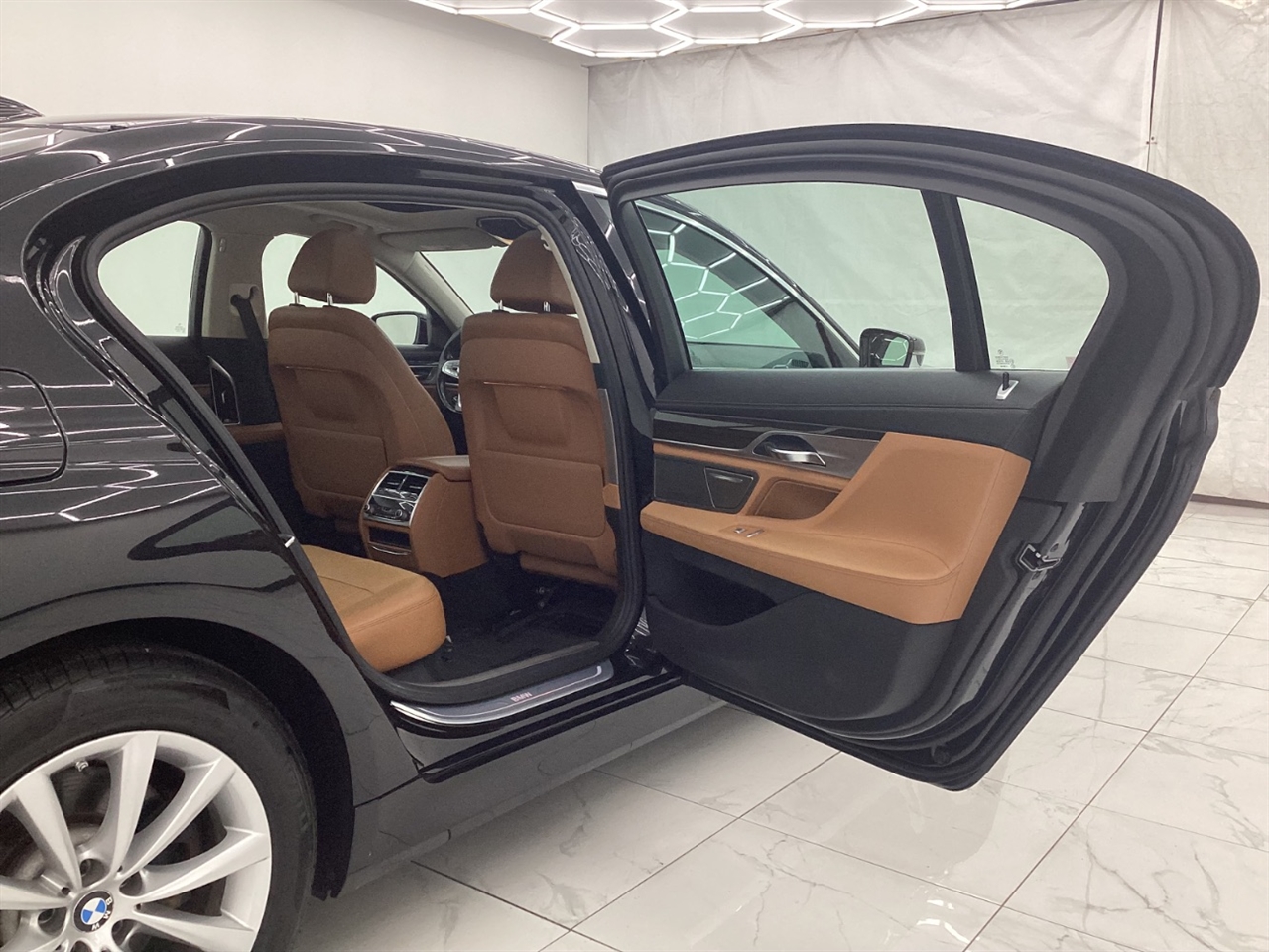 BMW 7 Series 740i xDrive Sedan 2017