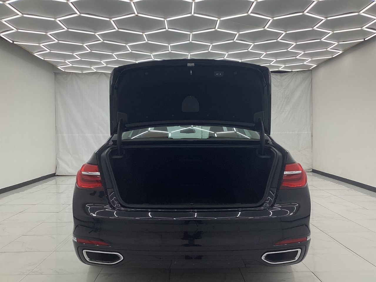 BMW 7 Series 740i xDrive Sedan 2017