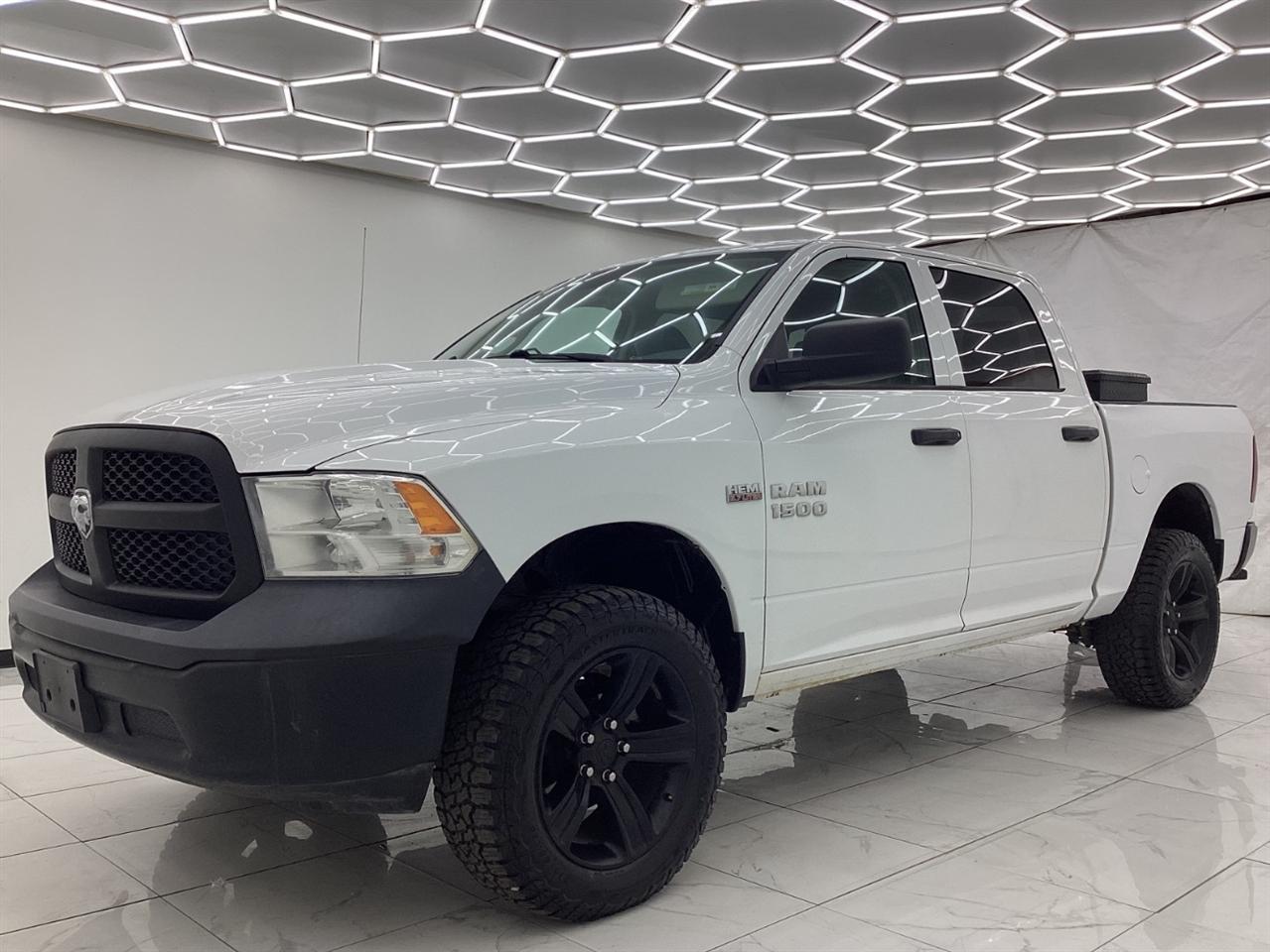 RAM 1500 Tradesman 4x4 Crew Cab 5'7" Box 2018