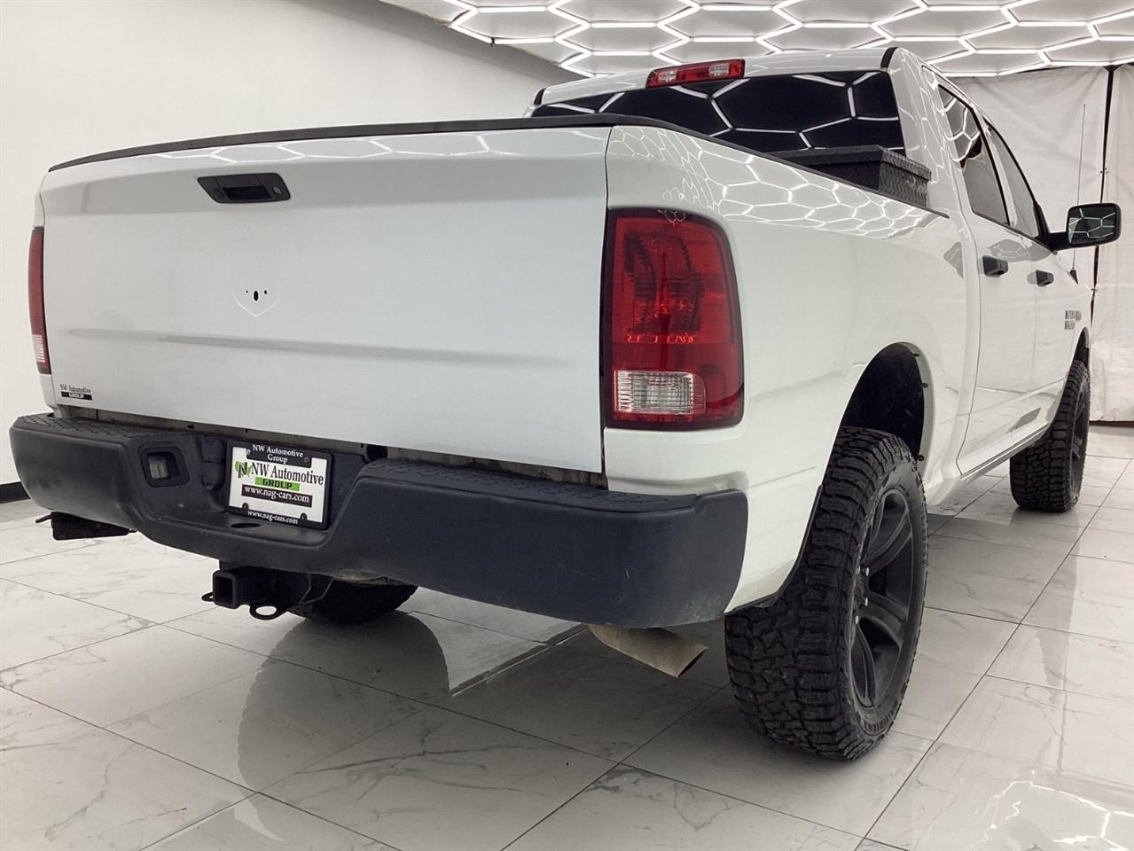RAM 1500 Tradesman 4x4 Crew Cab 5'7" Box 2018