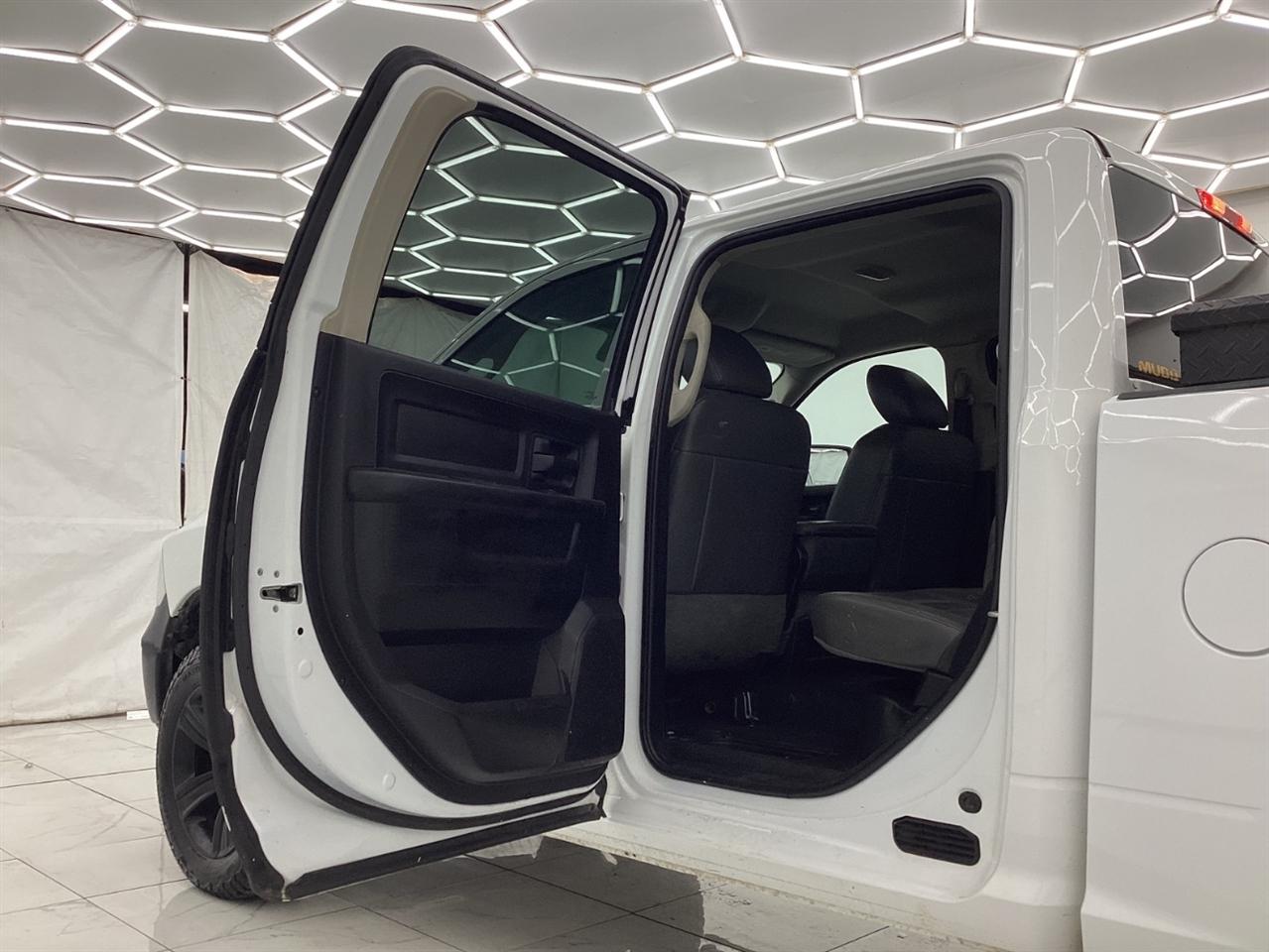 RAM 1500 Tradesman 4x4 Crew Cab 5'7" Box 2018