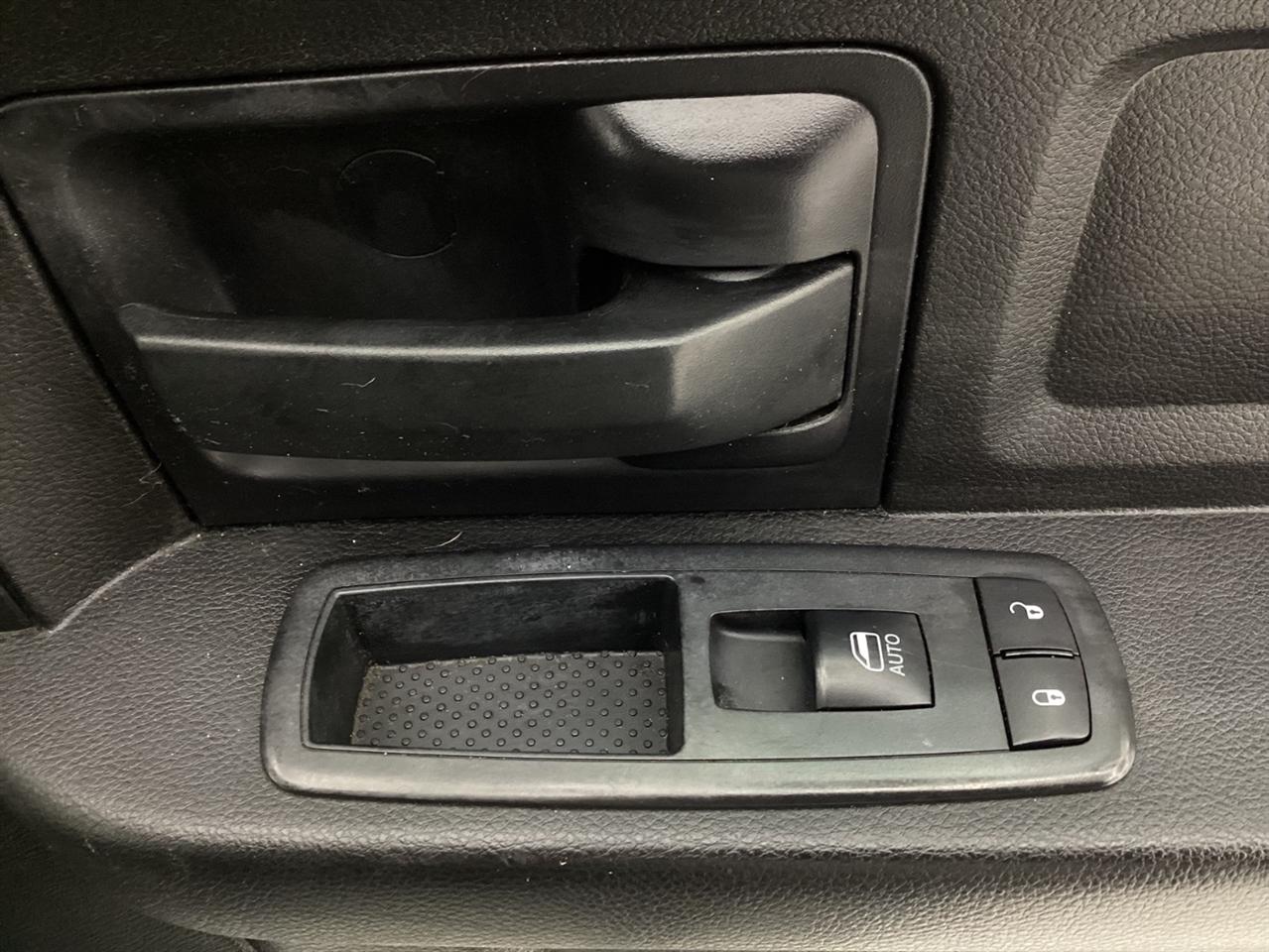 RAM 1500 Tradesman 4x4 Crew Cab 5'7" Box 2018