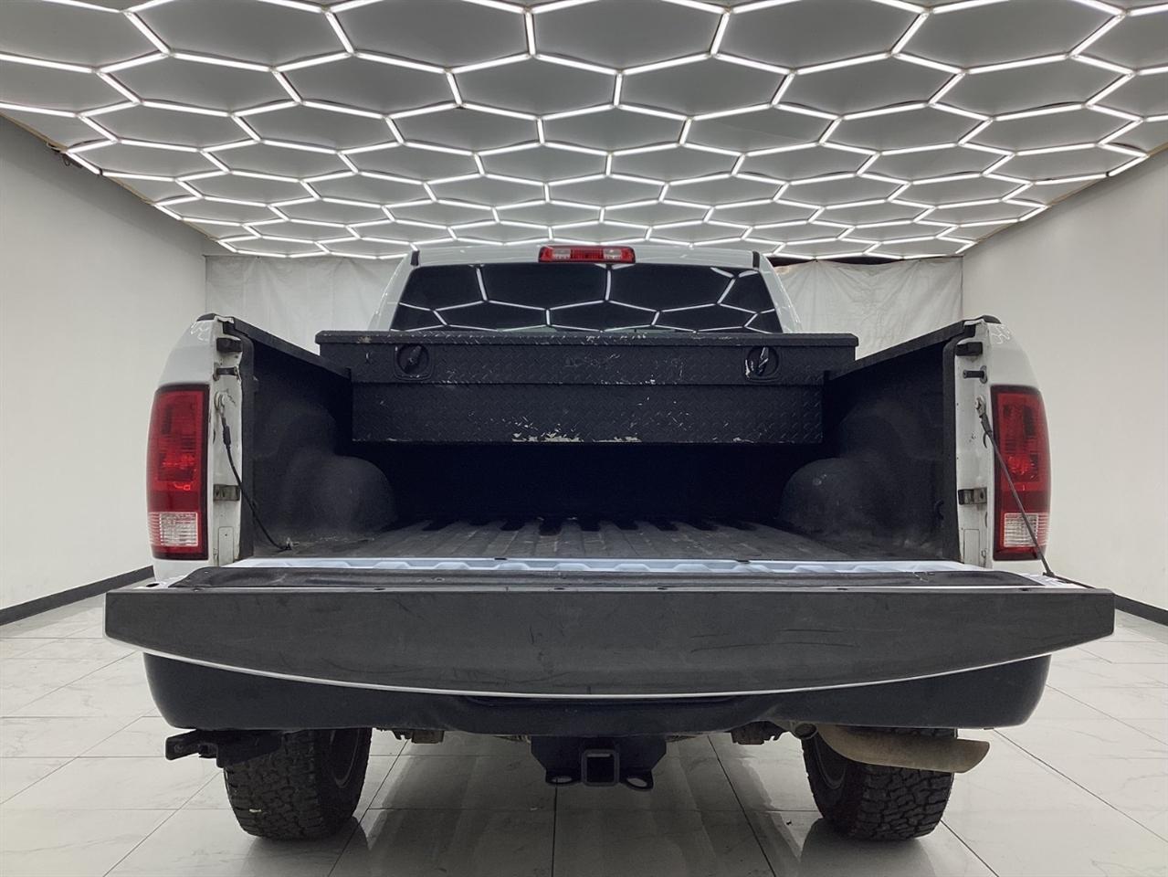 RAM 1500 Tradesman 4x4 Crew Cab 5'7" Box 2018