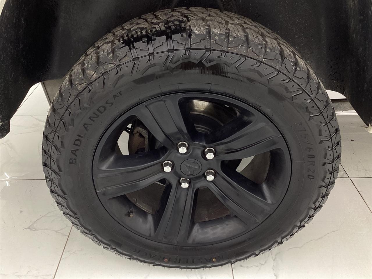 RAM 1500 Tradesman 4x4 Crew Cab 5'7" Box 2018