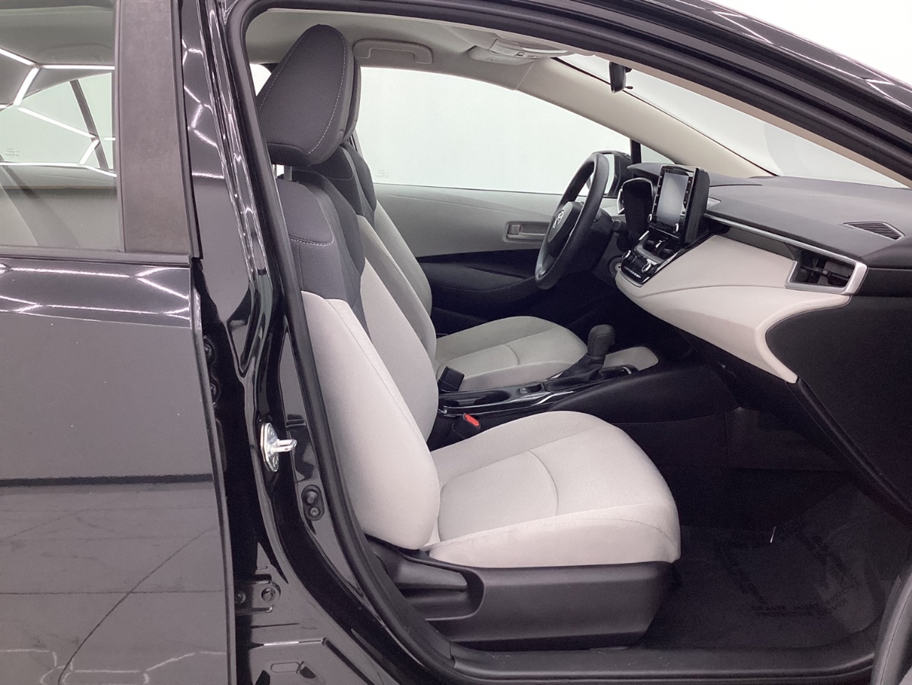 Toyota Corolla LE CVT (Natl) 2022