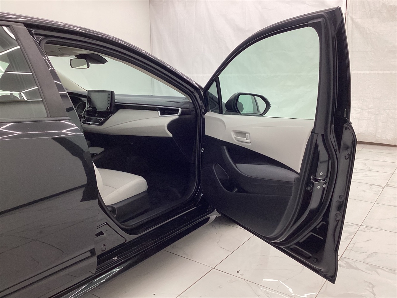 Toyota Corolla LE CVT (Natl) 2022