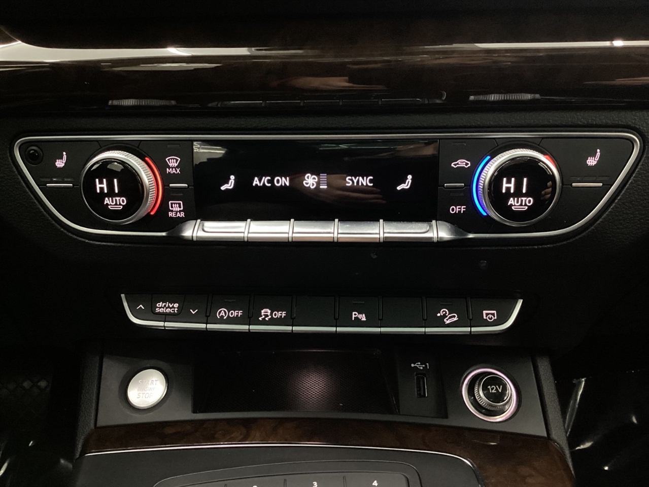 Audi Q5 Titanium Premium 45 TFSI quattro 2020