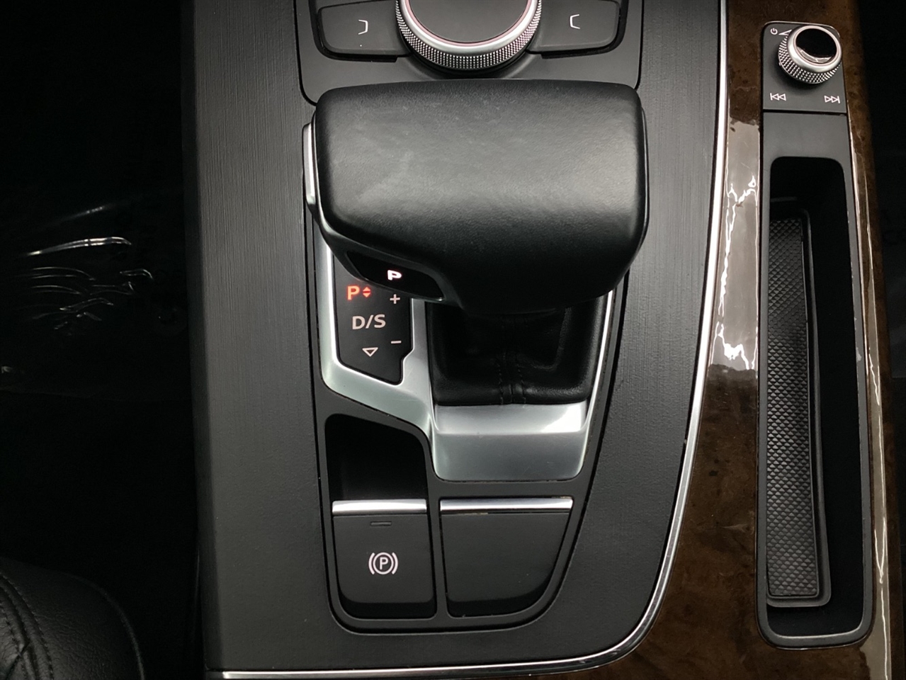 Audi Q5 Titanium Premium 45 TFSI quattro 2020