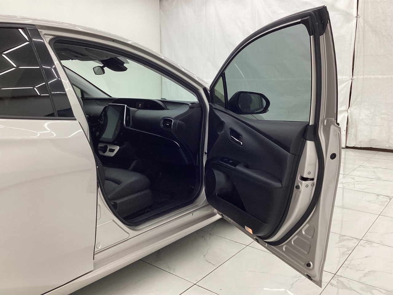 Toyota Prius Prime Advanced (Natl) 2017