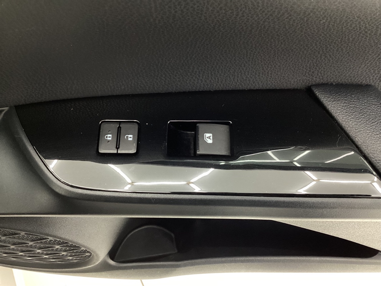 Toyota Prius Prime Advanced (Natl) 2017