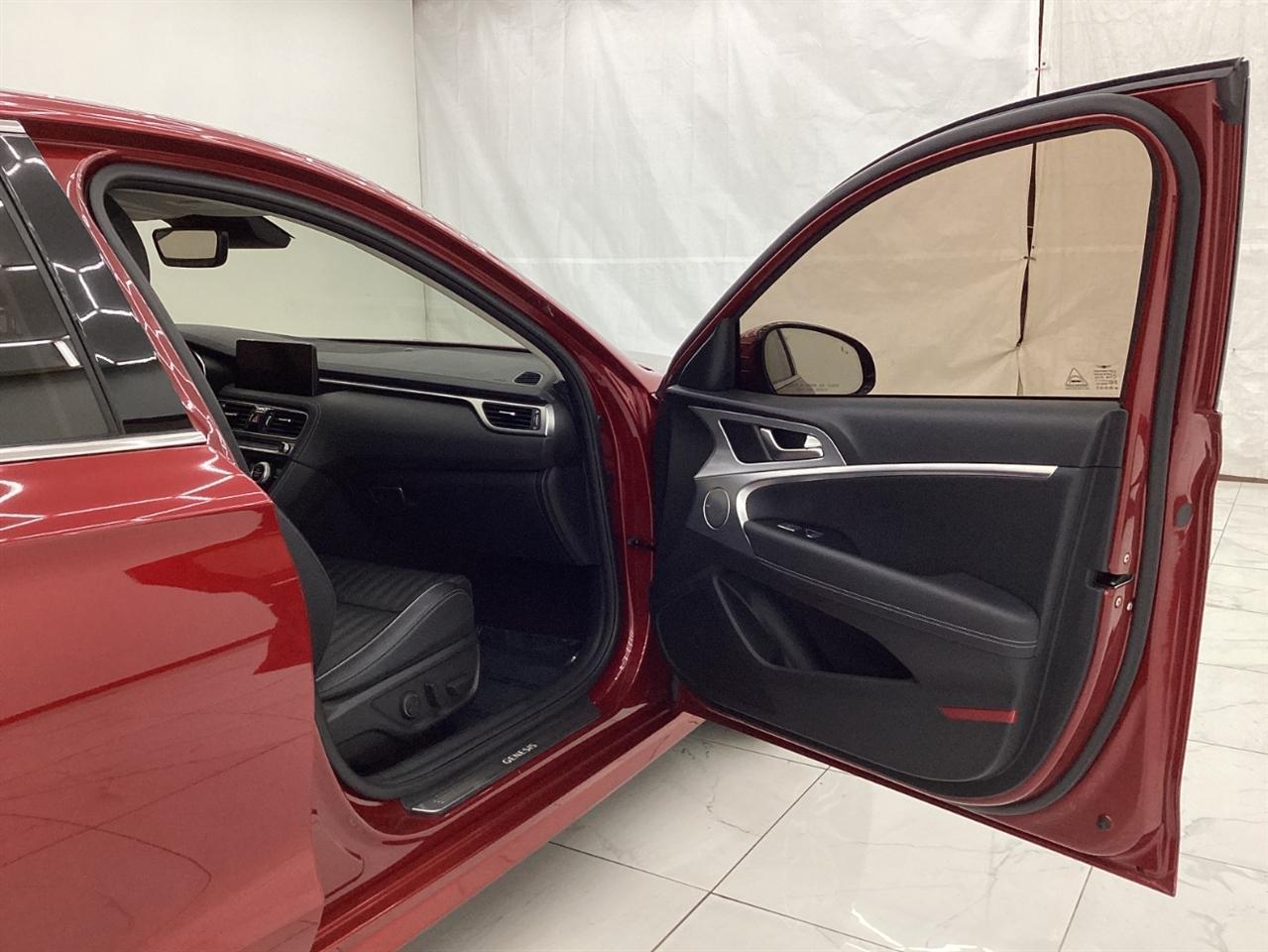 Genesis G70 2.0T AWD 2022