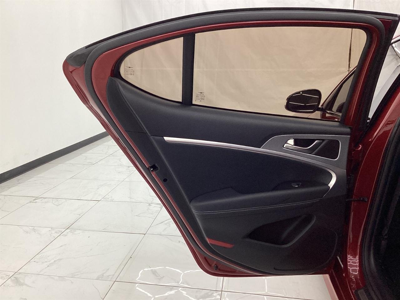 Genesis G70 2.0T AWD 2022