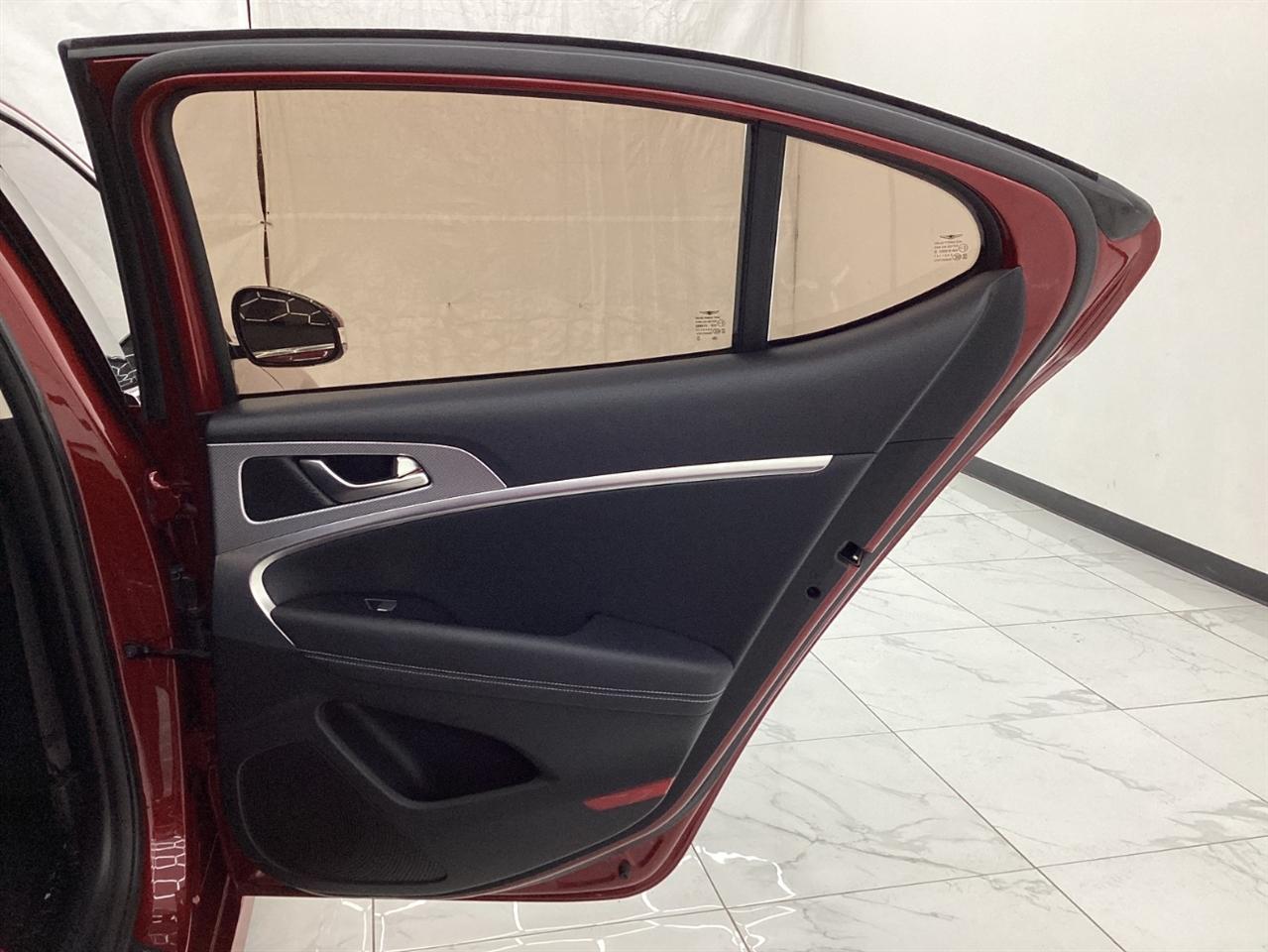 Genesis G70 2.0T AWD 2022