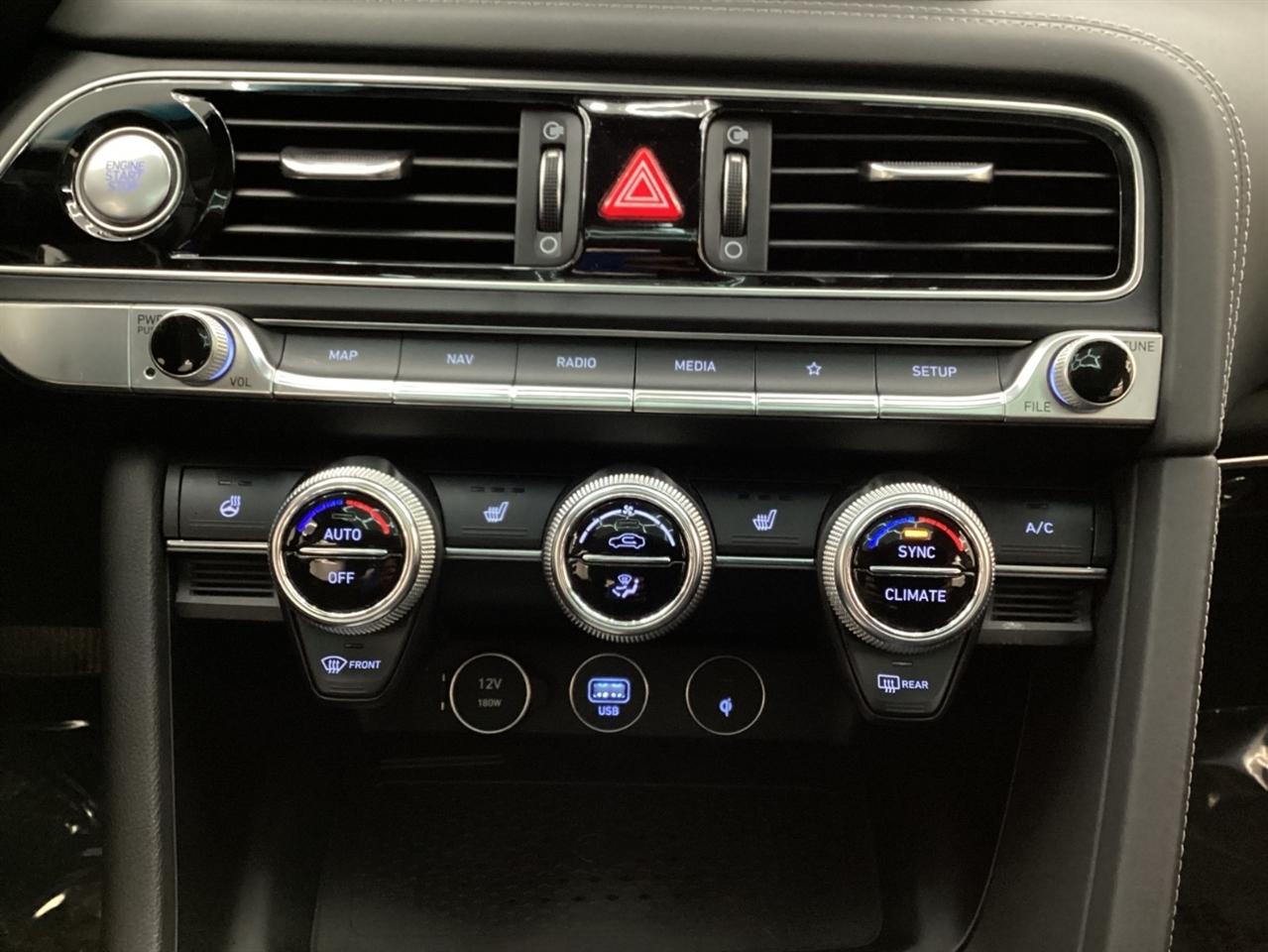 Genesis G70 2.0T AWD 2022