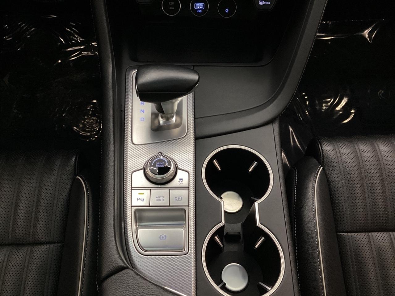 Genesis G70 2.0T AWD 2022