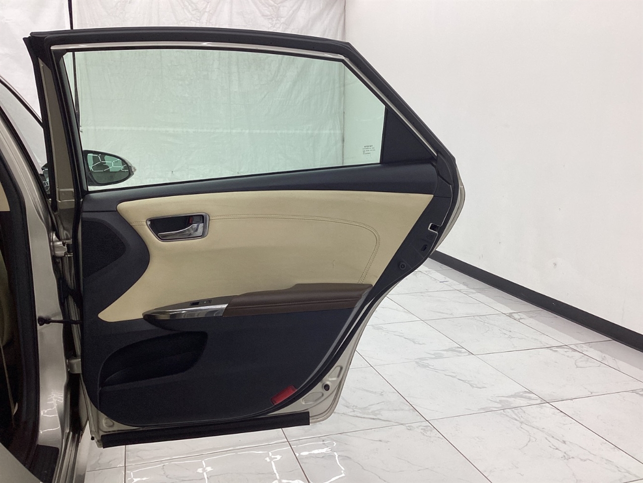 Toyota Avalon 4dr Sdn XLE Premium (Natl) 2013