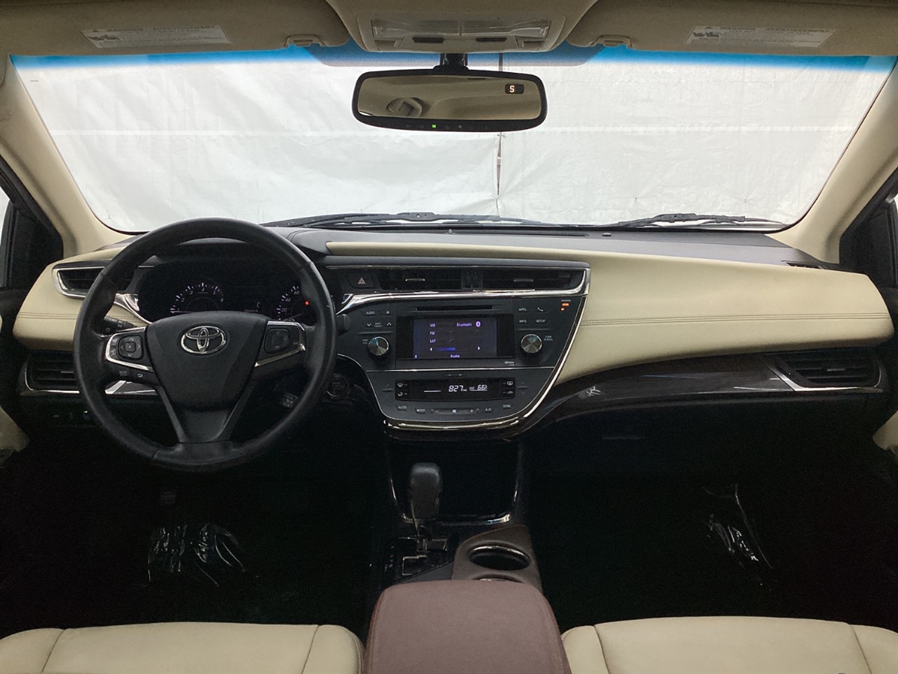 Toyota Avalon 4dr Sdn XLE Premium (Natl) 2013
