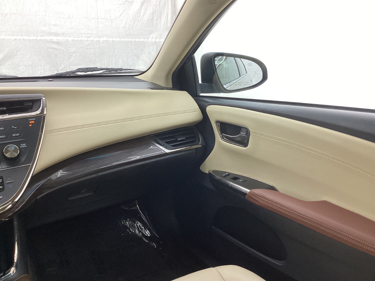 Toyota Avalon 4dr Sdn XLE Premium (Natl) 2013